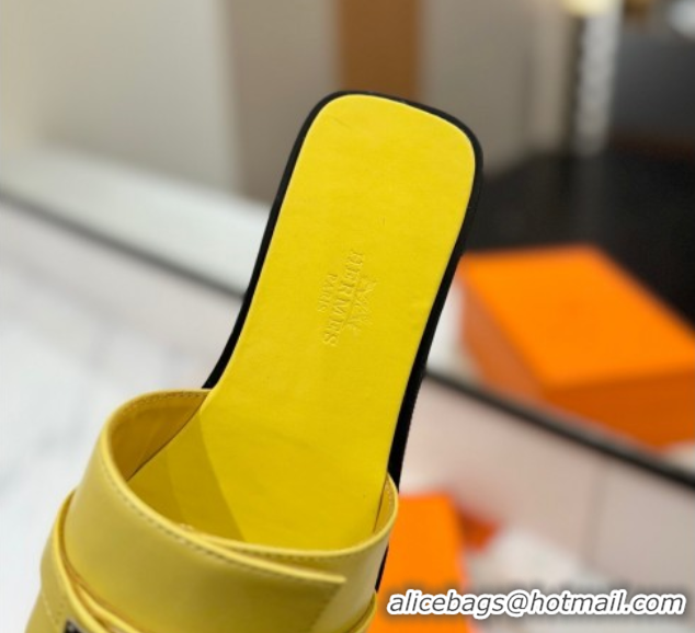 Unique Style Hermes Giulia Flat Slides Sandal in Smooth Calfskin with Kelly Buckle Strap Yellow 0421056