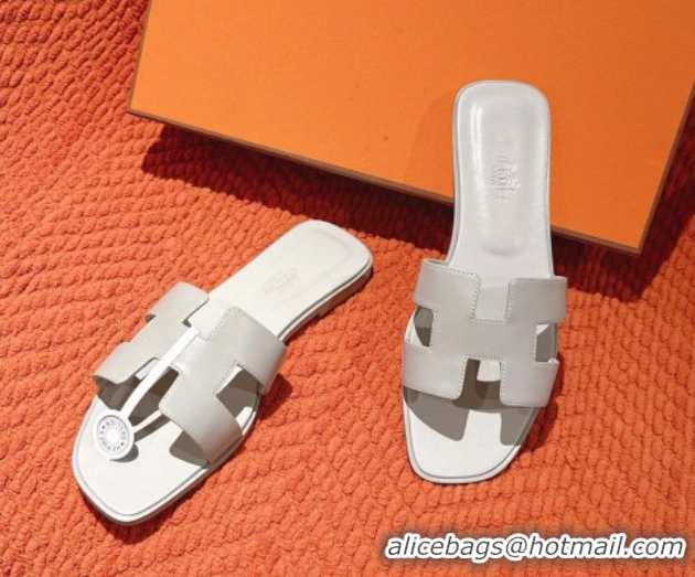Charming Hermes Oran Classic Flat Slides Sandal in Smooth Calfskin Light Grey 0421061