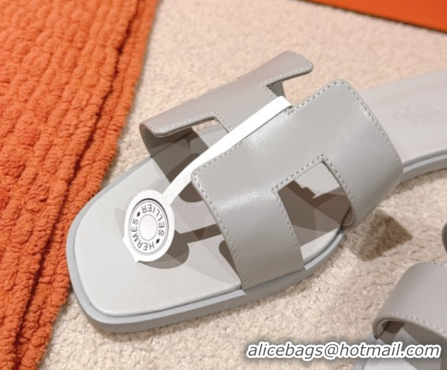 Charming Hermes Oran Classic Flat Slides Sandal in Smooth Calfskin Light Grey 0421061