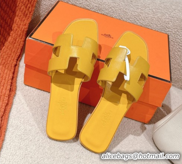 Best Grade Hermes Oran Classic Flat Slides Sandal in Smooth Calfskin Yellow 0421073
