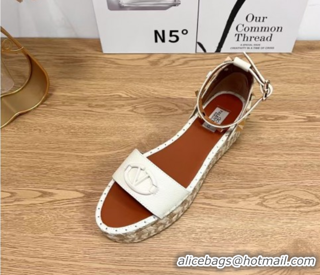 Best Grade Valentino Vlogo Platform Espadrille Sandals in Grained Calfskin White 0426100