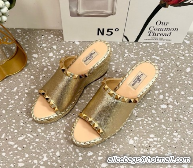 Good Product Valentino Rockstud Wedge Espadrille Slides Sandal in Grained Calfskin Gold 0426108