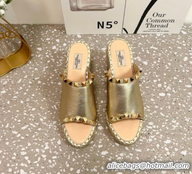 Good Product Valentino Rockstud Wedge Espadrille Slides Sandal in Grained Calfskin Gold 0426108