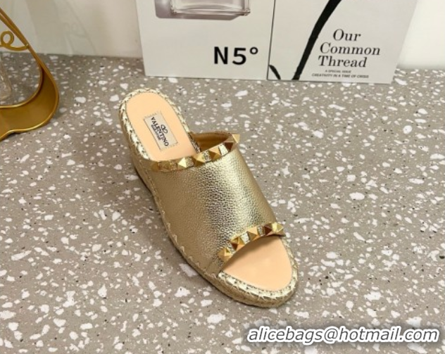 Good Product Valentino Rockstud Wedge Espadrille Slides Sandal in Grained Calfskin Gold 0426108