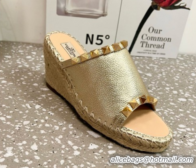 Good Product Valentino Rockstud Wedge Espadrille Slides Sandal in Grained Calfskin Gold 0426108