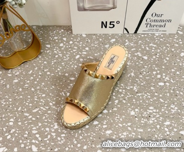 Good Product Valentino Rockstud Wedge Espadrille Slides Sandal in Grained Calfskin Gold 0426108