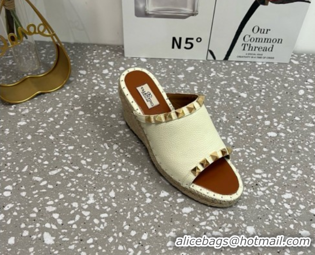 Low Cost Valentino Rockstud Wedge Espadrille Slides Sandal in Grained Calfskin White 0426109