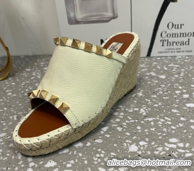 Low Cost Valentino Rockstud Wedge Espadrille Slides Sandal in Grained Calfskin White 0426109