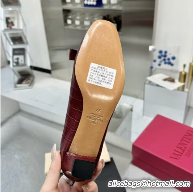 Duplicate Valentino Bowow Décolleté Pumps 5cm in Crocodile-Effect Printed Calfskin Dark Burgundy 0428064