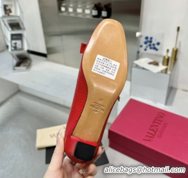 Big Discount Valentino Bowow Décolleté Pumps 5cm in Crocodile-Effect Printed Calfskin Red 0428065