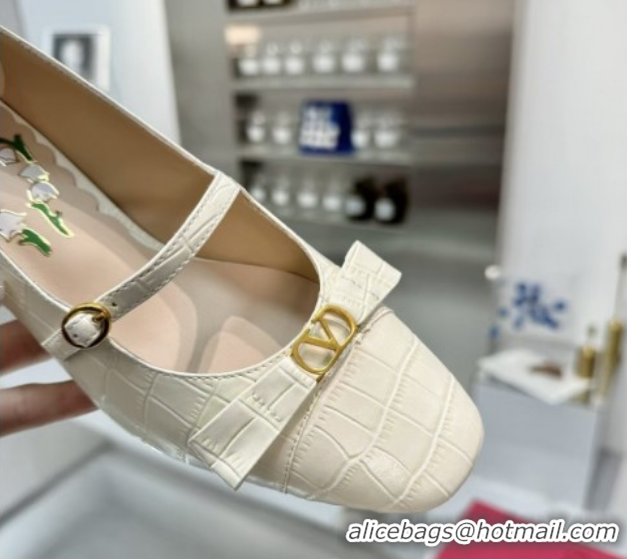 Hot Style Valentino Bowow Décolleté Pumps 5cm in Crocodile-Effect Printed Calfskin White 0428066