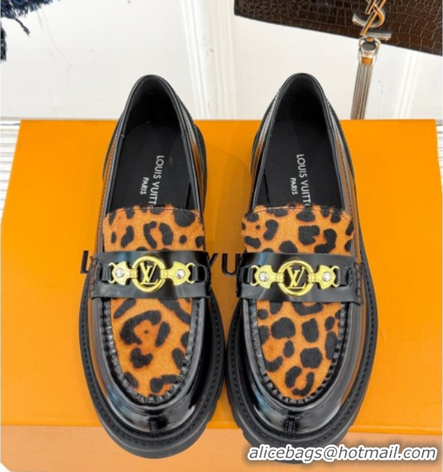 Buy Luxury Louis Vuitton District Platform Loafers in Leopard print/Black Leather 0222024