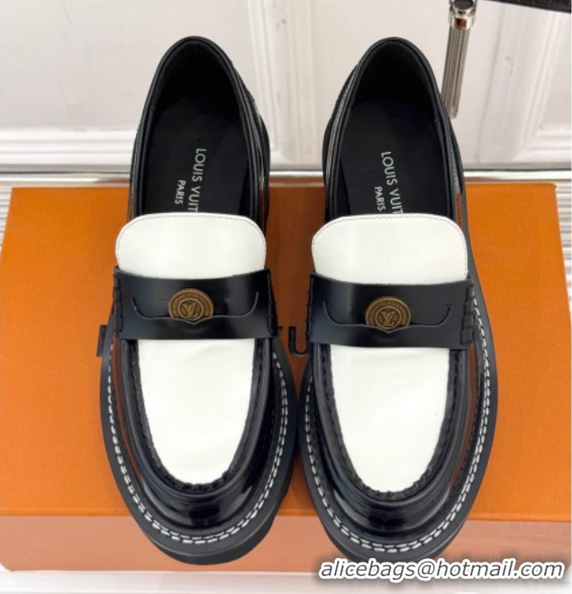 Sophisticated Louis Vuitton LV Beaubourg Platform Loafers 4cm with Coin Charm in Leather Black/White 0222030