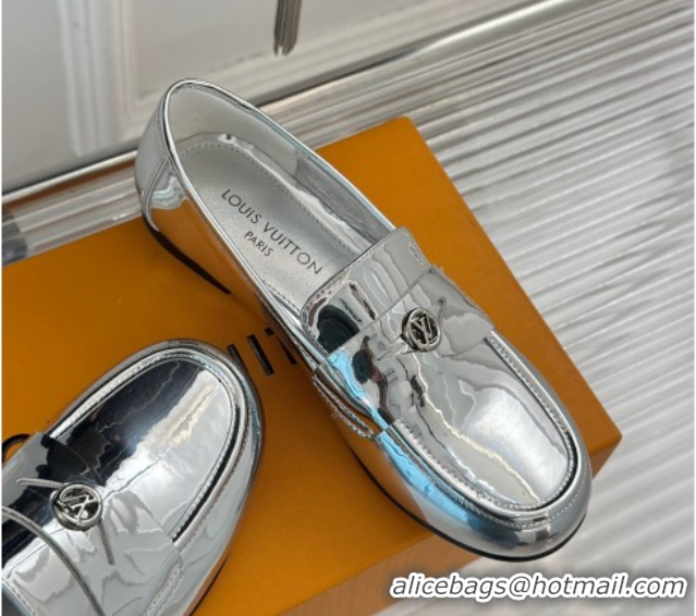 Good Looking Louis Vuitton Soho Flat Loafers in Patent Leather Silver 1ACZN2 1224073