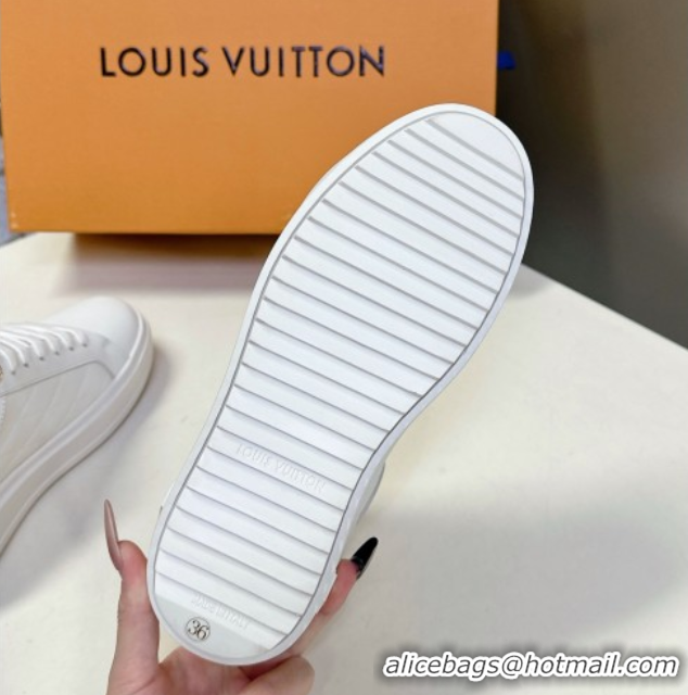 Shop Duplicate Louis Vuitton Time Out Sneakers in White Leather with Chain Charm 2025 LV042203