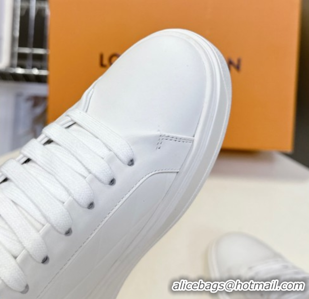 Shop Duplicate Louis Vuitton Time Out Sneakers in White Leather with Chain Charm 2025 LV042203