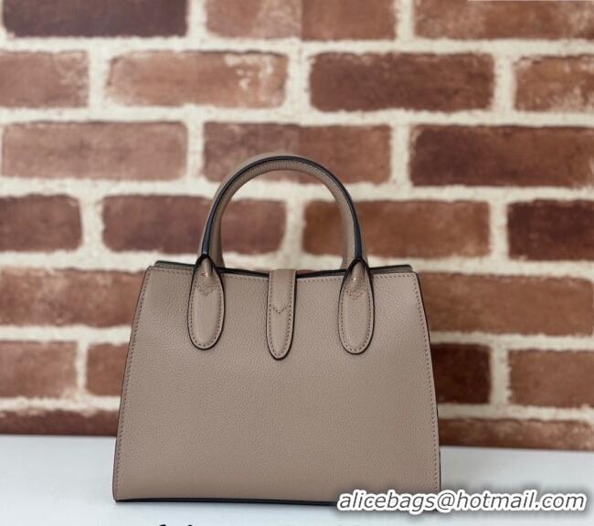 Good Taste Gucci Grainy Leather Small Tote Bag with Hook Closure 795349 Beige 2024