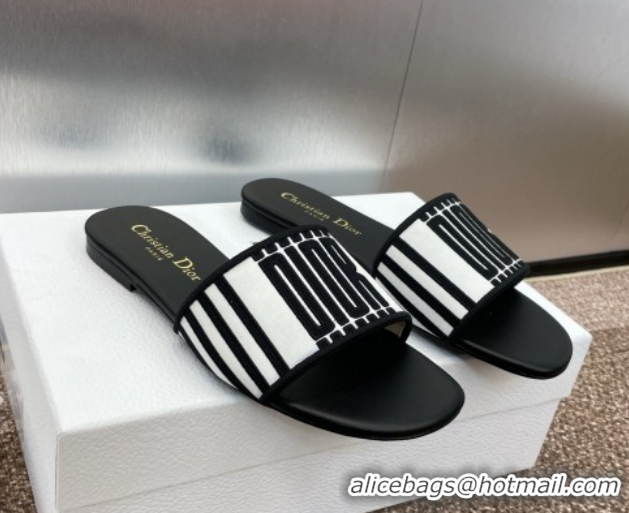 Grade Quality Dior Dway Flat Slides Sandal in Black and White Cotton Embroidered with Dior Graphique Motif 0425098