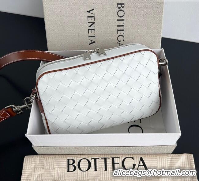 Famous Brand Bottega Veneta Men's Small Camera Bag in Intrecciato Leather 755923 White/Brown 2025