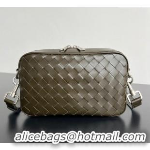 Well Crafted Bottega Veneta Mens Small Camera Bag in Intrecciato Leather 755923 Green 2025