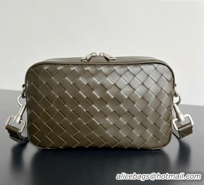 Well Crafted Bottega Veneta Mens Small Camera Bag in Intrecciato Leather 755923 Green 2025