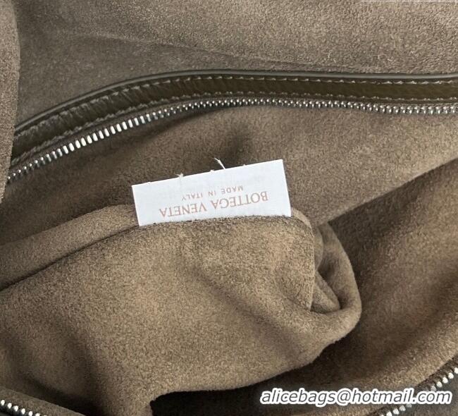 Grade Quality Bottega Veneta Mens Large Traveler Hobo Bag in Intrecciato Leather 806976 Dark Khaki 2025