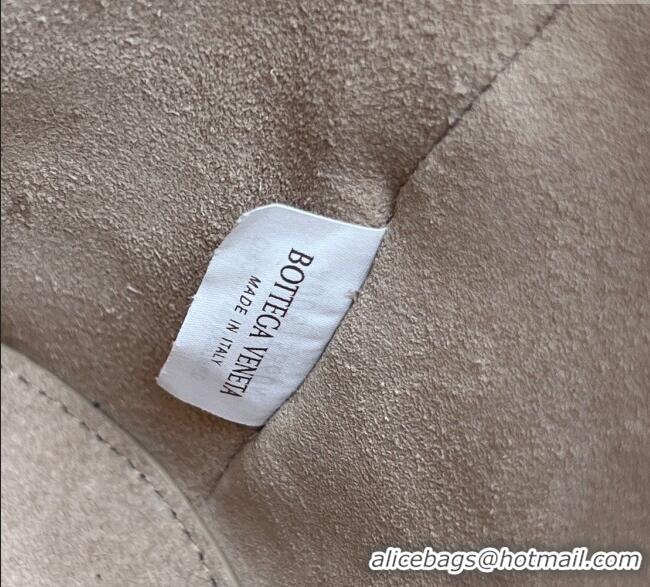 Spot Cheap Bottega Veneta Small Liberta Bucket Bag in Smooth Leather 815244 Ecru Beige 2025