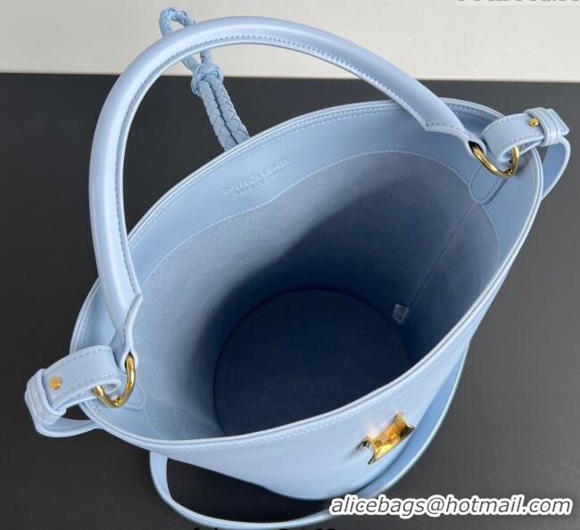 Top Grade Bottega Veneta Liberta Bucket Bag in Smooth Leather 806038 Lunar Blue 2025
