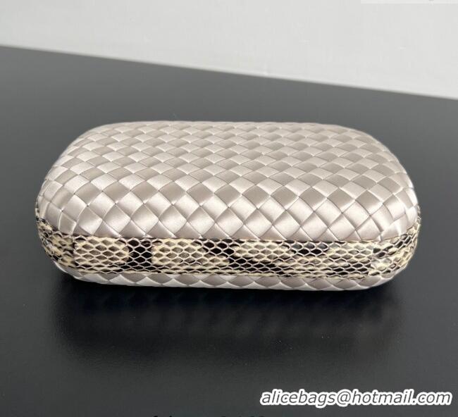Top Grade Bottega Veneta Classic Knot Clutch in Intreccio Satin BV062501 Silver 2025