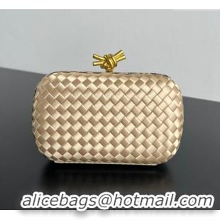 Market Sells Bottega Veneta Classic Knot Clutch in Intreccio Satin BV062501 Light Gold 2025