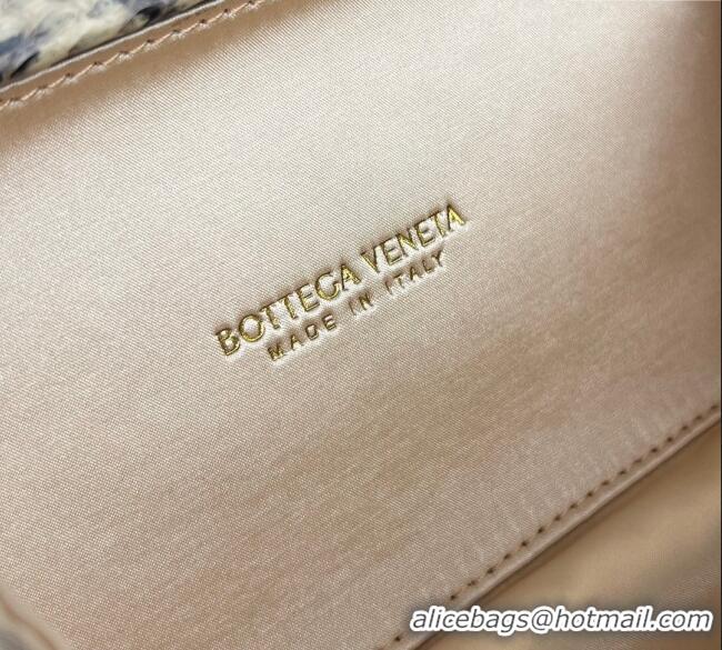 Market Sells Bottega Veneta Classic Knot Clutch in Intreccio Satin BV062501 Light Gold 2025