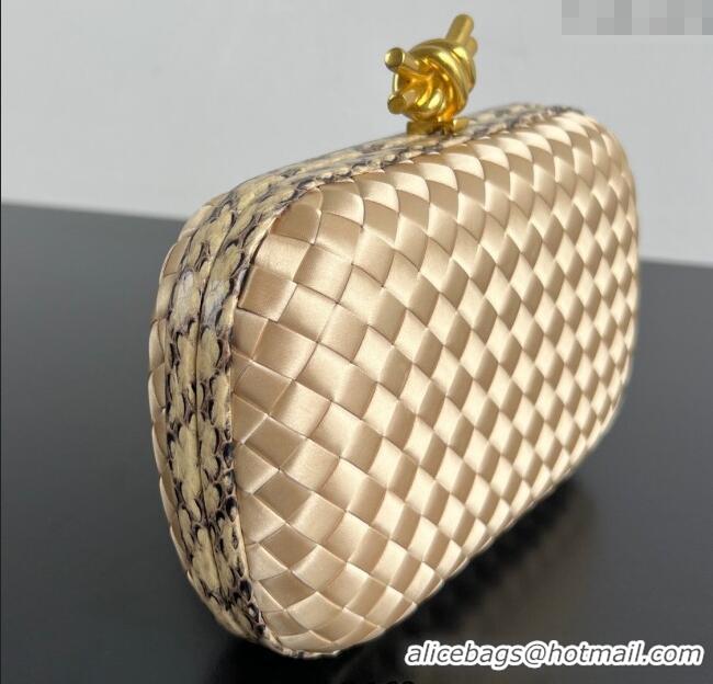 Market Sells Bottega Veneta Classic Knot Clutch in Intreccio Satin BV062501 Light Gold 2025