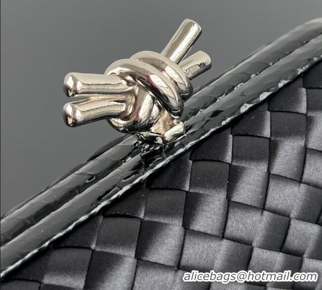 Top Design Bottega Veneta Classic Knot Clutch in Intreccio Satin BV062501 Black/Silver 2025