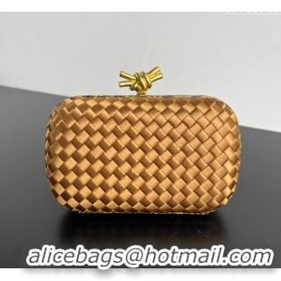 Spot Cheap Bottega Veneta Classic Knot Clutch in Intreccio Satin BV062501 Gold Yellow 2025