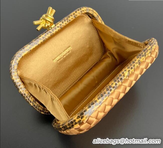 Spot Cheap Bottega Veneta Classic Knot Clutch in Intreccio Satin BV062501 Gold Yellow 2025