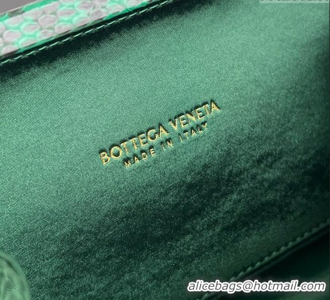 Inexpensive Bottega Veneta Classic Knot Clutch in Intreccio Satin BV062501 Green 2025