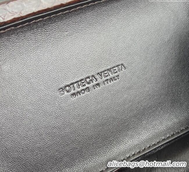 Luxury Classic Bottega Veneta Classic Knot Clutch in Intreccio Snakeskin Leather BV062501 Brown 2025
