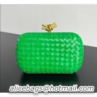 Market Sells Bottega Veneta Classic Knot Clutch in Intreccio Snakeskin Leather BV062501 Green 2025