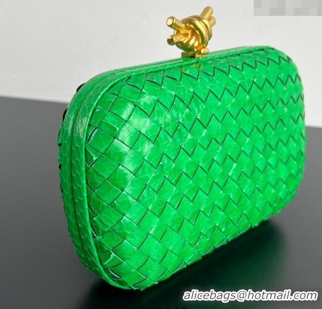 Market Sells Bottega Veneta Classic Knot Clutch in Intreccio Snakeskin Leather BV062501 Green 2025