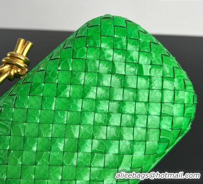 Market Sells Bottega Veneta Classic Knot Clutch in Intreccio Snakeskin Leather BV062501 Green 2025