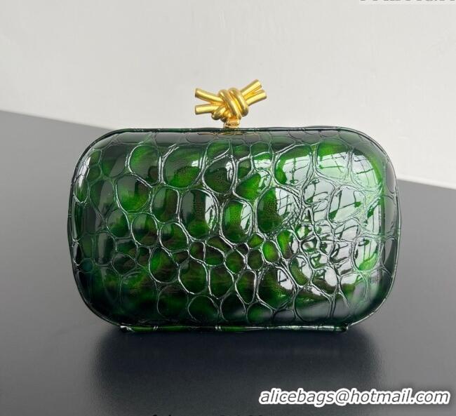 Best Quality Bottega Veneta Classic Knot Clutch in Crocodile Embossed Leather BV062501 Green 2025