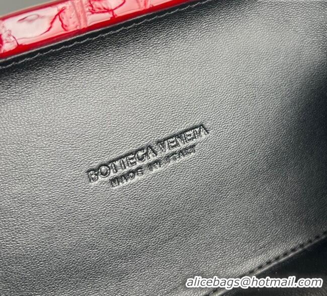 New Design Bottega Veneta Classic Knot Clutch in Crocodile Embossed Leather BV062501 Red 2025