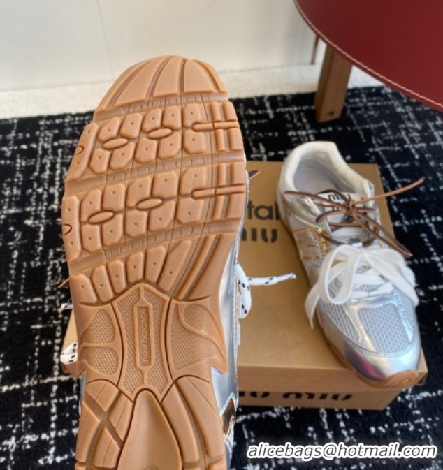 Good Looking New Balance x Miu Miu 530 Sneakers in Leather and Mesh Silver 50603128