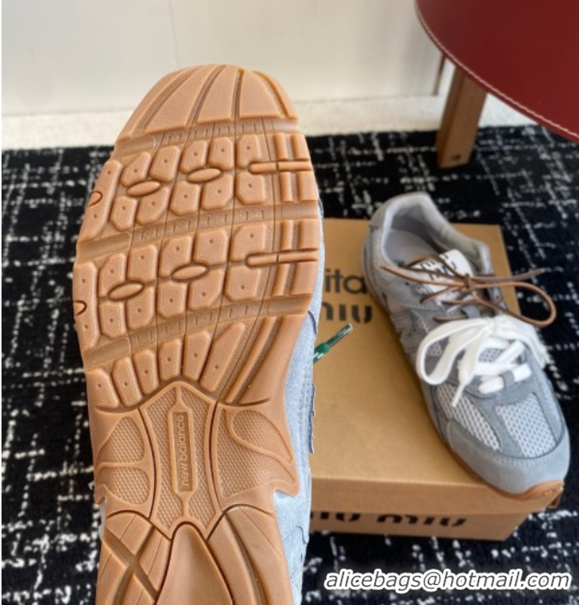 Trendy Design New Balance x Miu Miu 530 Sneakers in Suede and Mesh Grey 50603129