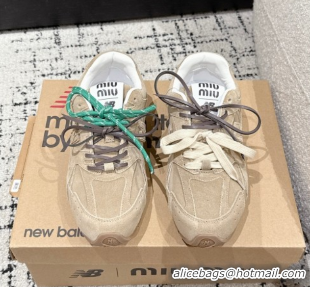 Unique Style New Balance x Miu Miu 530 Sneakers in Suede Beige 0603132
