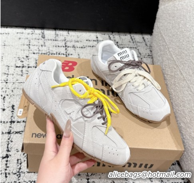 Luxury New Balance x Miu Miu 530 Sneakers in Suede Light Grey 0603134