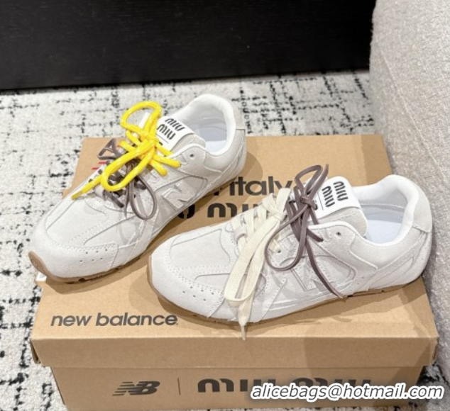 Luxury New Balance x Miu Miu 530 Sneakers in Suede Light Grey 0603134