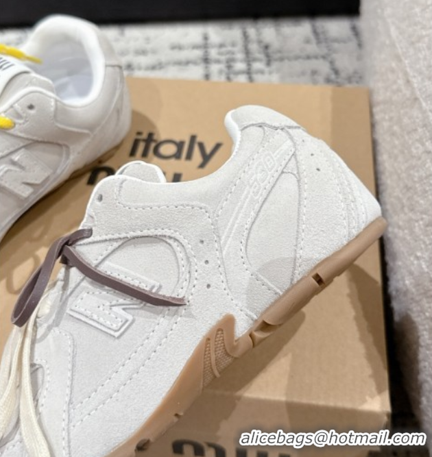 Luxury New Balance x Miu Miu 530 Sneakers in Suede Light Grey 0603134