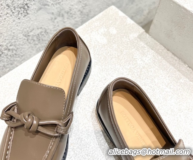 Best Product Bottega Veneta Astaire Loafers in Calfskin with One-Tone Knot Grey 0428102