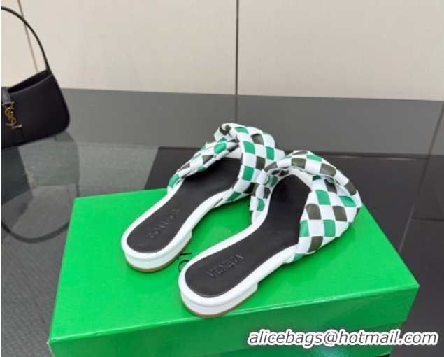 Luxury Bottega Veneta Blink Flat Slides Sandals in Vichy Intrecciato Leather with Folded Detail Green 0604035